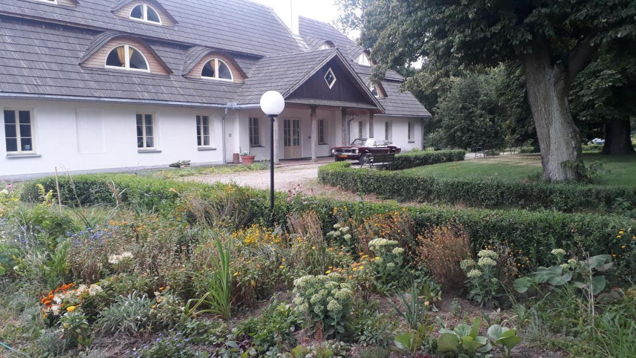 Dwór Strzyżew Acomodação com café da manhã Zelazowa Wola Exterior foto