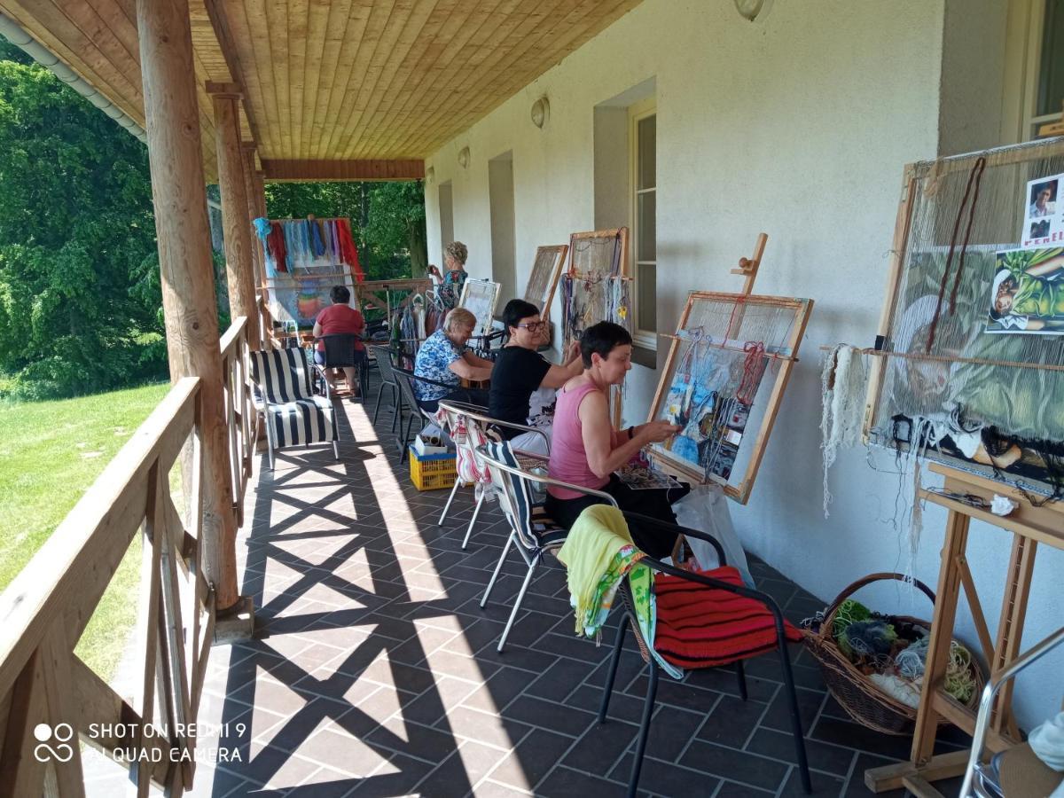 Dwór Strzyżew Acomodação com café da manhã Zelazowa Wola Exterior foto