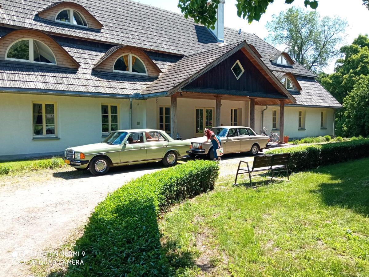 Dwór Strzyżew Acomodação com café da manhã Zelazowa Wola Exterior foto