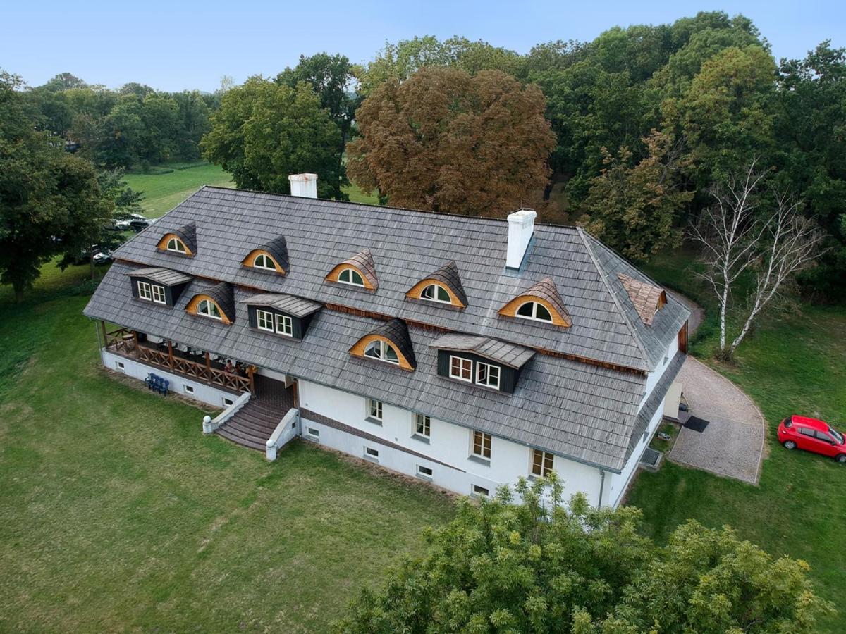 Dwór Strzyżew Acomodação com café da manhã Zelazowa Wola Exterior foto